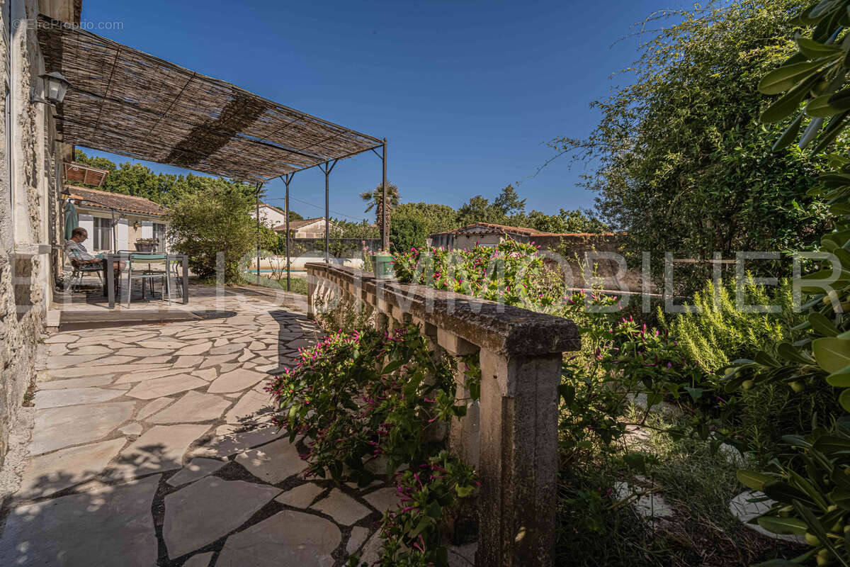 Maison à FONTVIEILLE