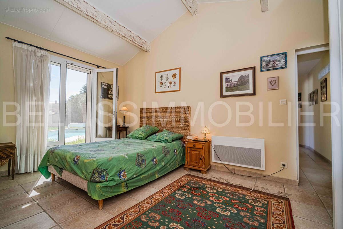 Maison à FONTVIEILLE