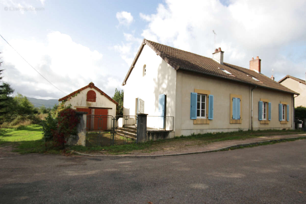 Maison à SAINT-FORGEOT