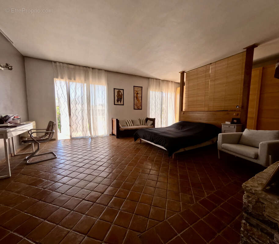 Maison à SOLLIES-VILLE