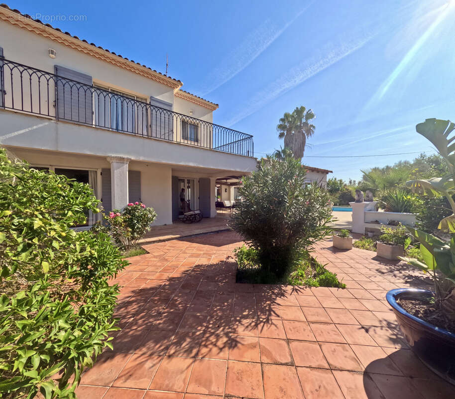 Maison à SOLLIES-VILLE