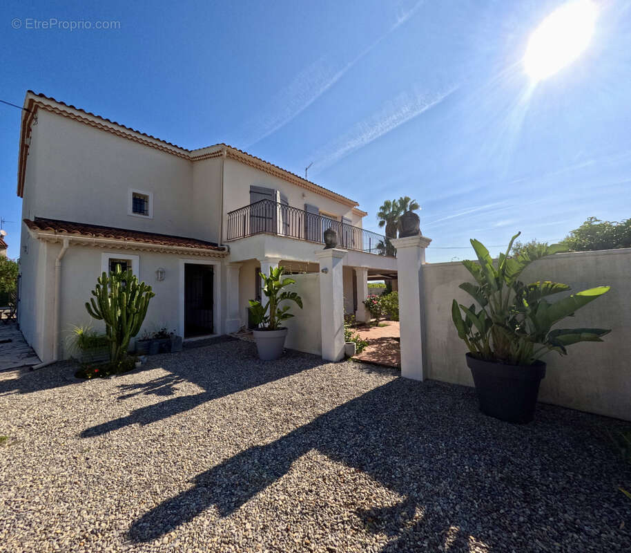 Maison à SOLLIES-VILLE