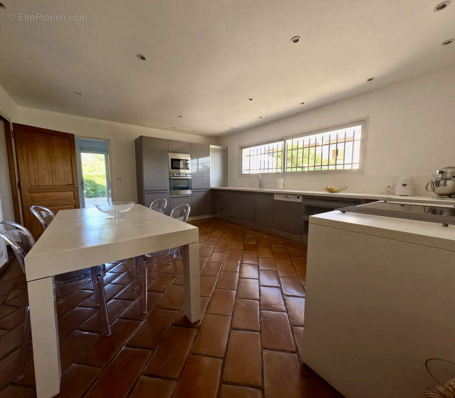 Maison à SOLLIES-VILLE