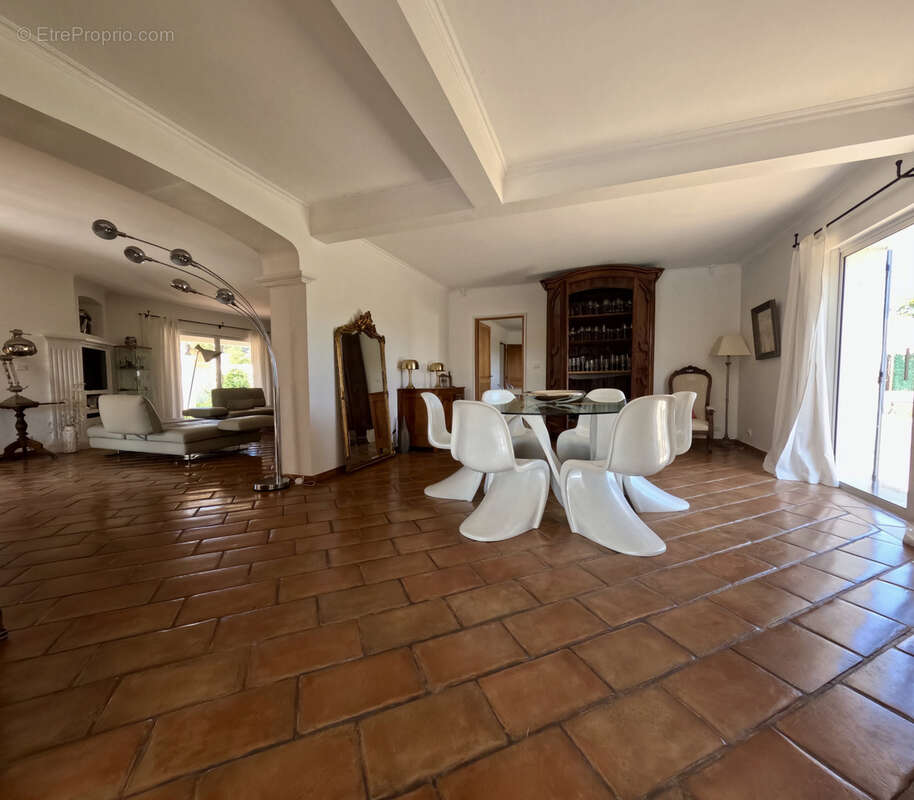 Maison à SOLLIES-VILLE