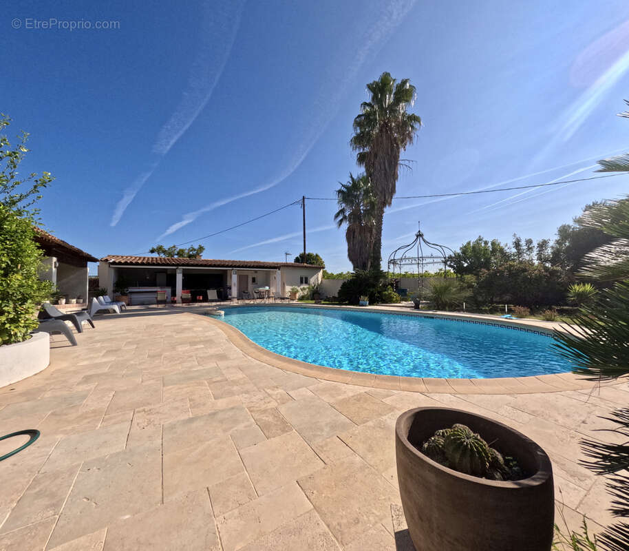 Maison à SOLLIES-VILLE