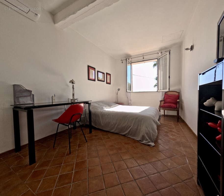 Maison à SOLLIES-VILLE