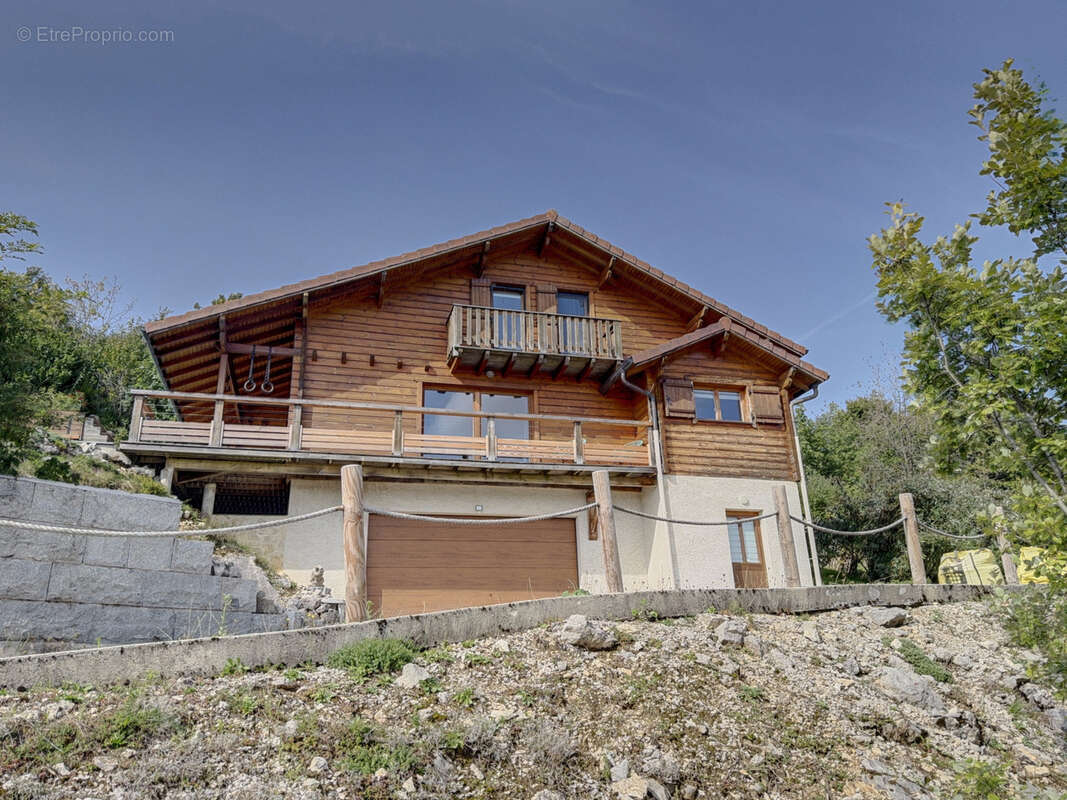 Maison à CHARMAUVILLERS