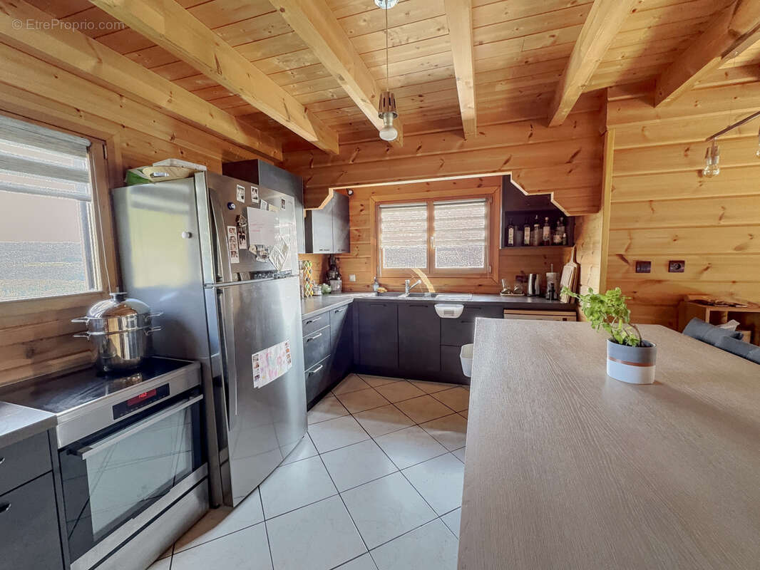 Maison à CHARMAUVILLERS