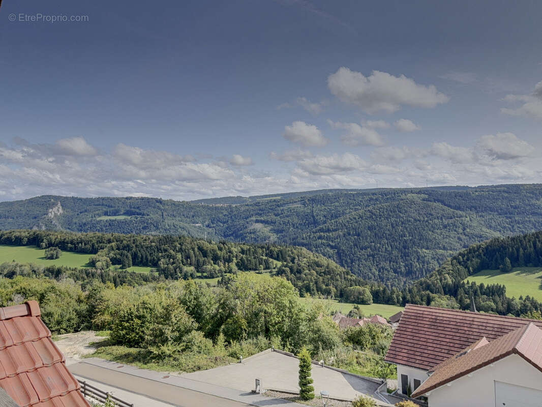 Maison à CHARMAUVILLERS