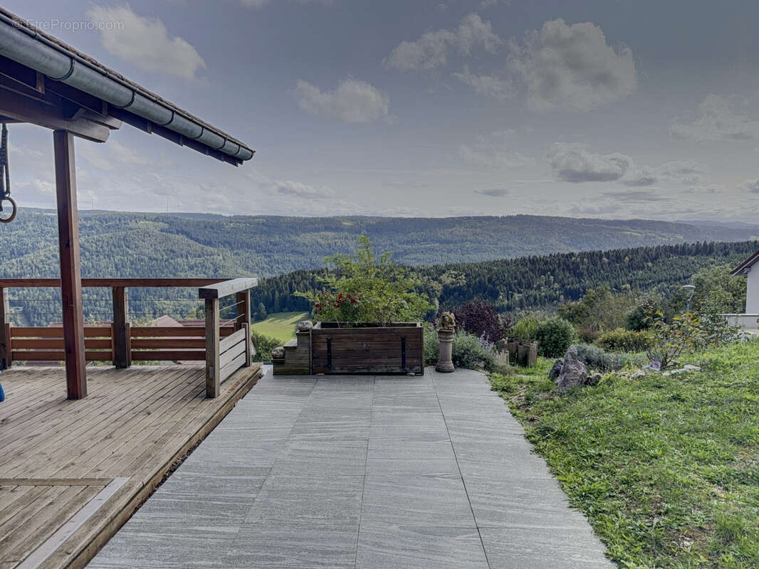 Maison à CHARMAUVILLERS