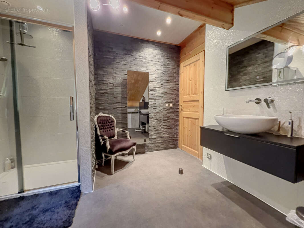 Maison à CHARMAUVILLERS