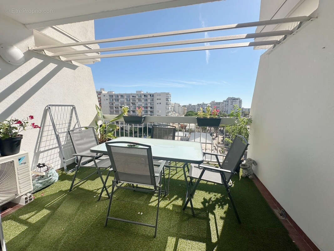 Appartement à MAUGUIO