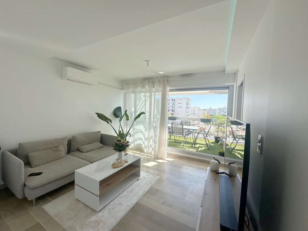 Appartement à MAUGUIO