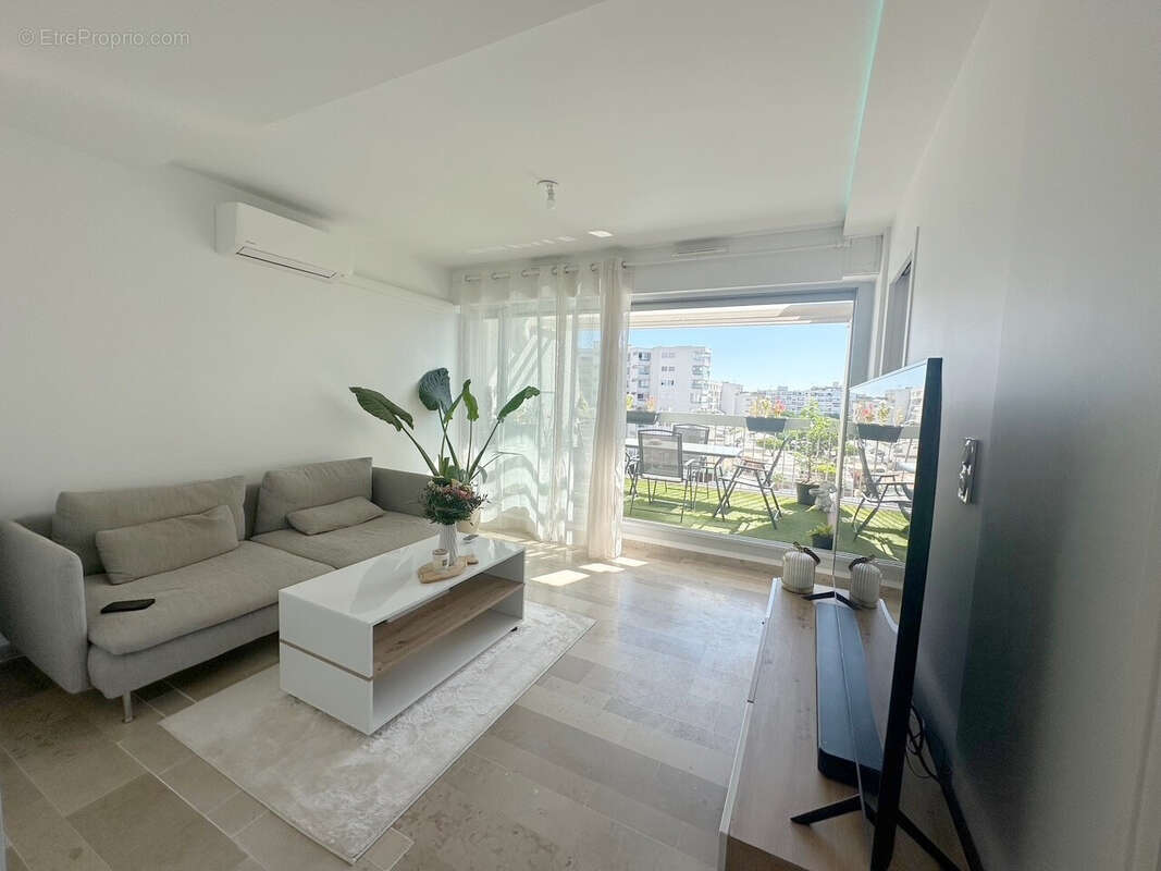 Appartement à MAUGUIO