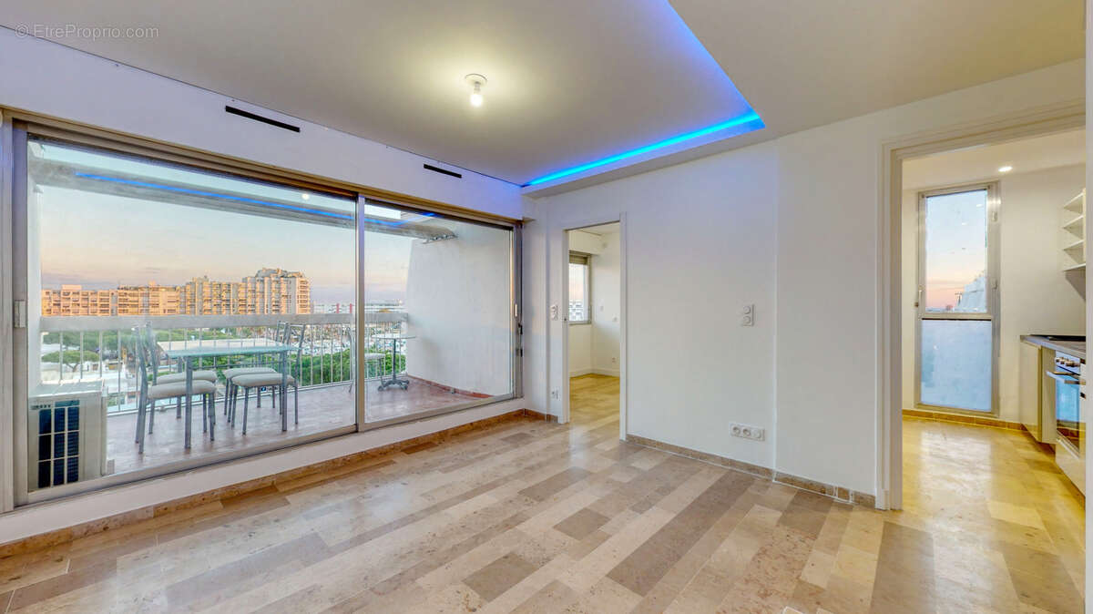 Appartement à MAUGUIO