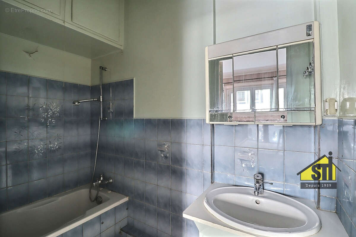 Appartement à PARIS-14E