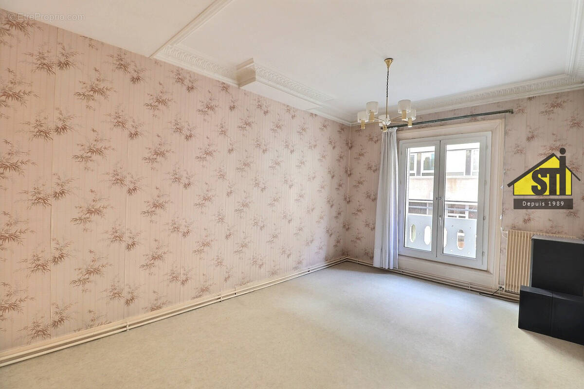 Appartement à PARIS-14E