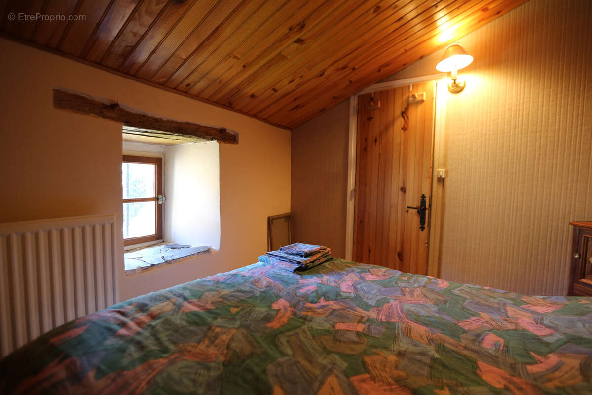 Maison à SIAUGUES-SAINTE-MARIE