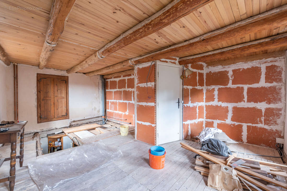 Maison à SIAUGUES-SAINTE-MARIE