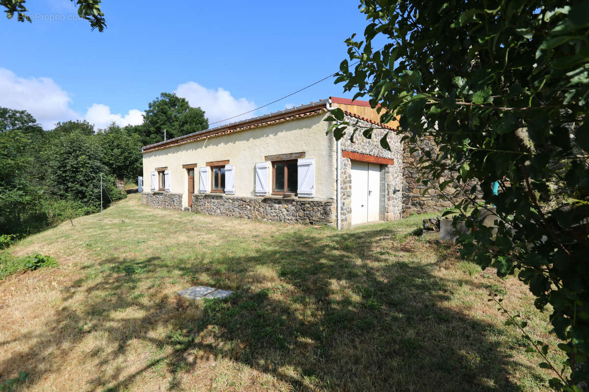 Maison à SIAUGUES-SAINTE-MARIE