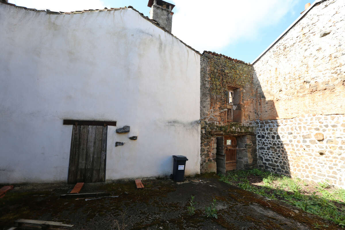 Maison à SIAUGUES-SAINTE-MARIE