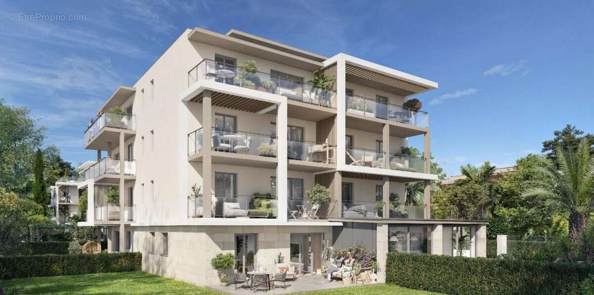 Appartement à VALLAURIS