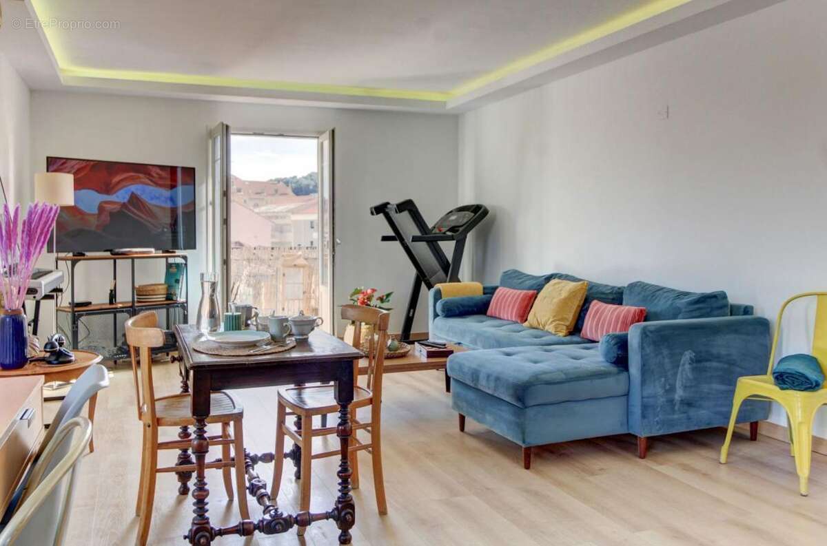 Maison à SAINT-LAURENT-DU-VAR