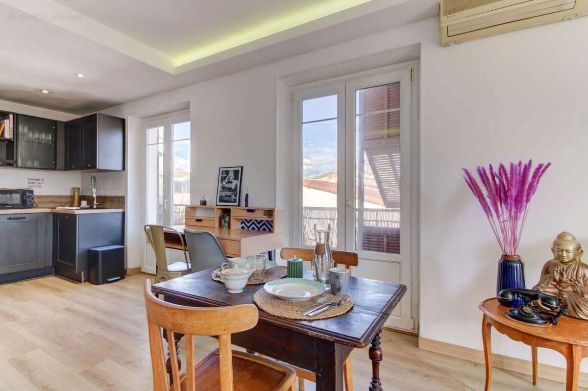 Maison à SAINT-LAURENT-DU-VAR