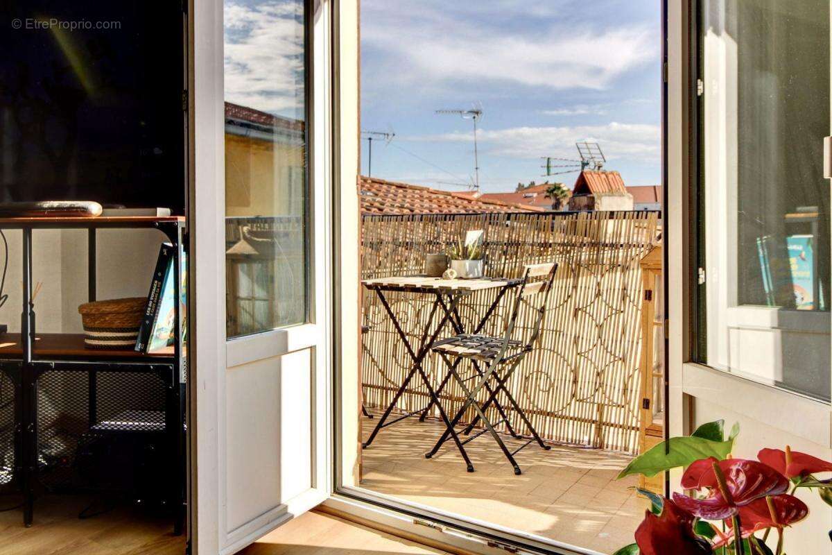 Maison à SAINT-LAURENT-DU-VAR