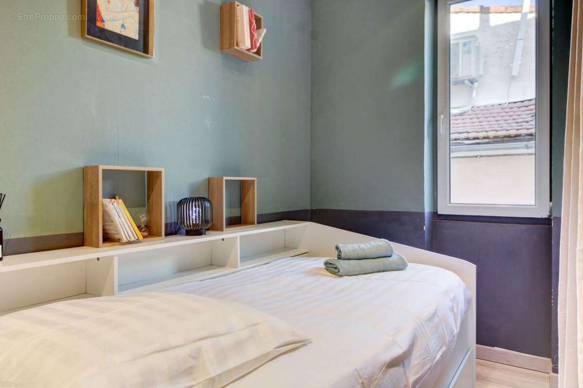 Maison à SAINT-LAURENT-DU-VAR