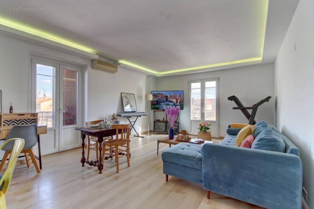 Maison à SAINT-LAURENT-DU-VAR