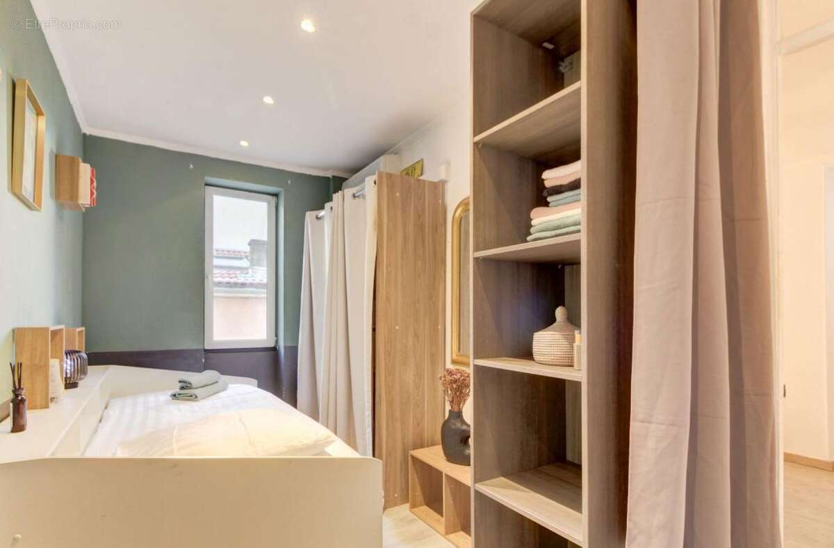 Maison à SAINT-LAURENT-DU-VAR