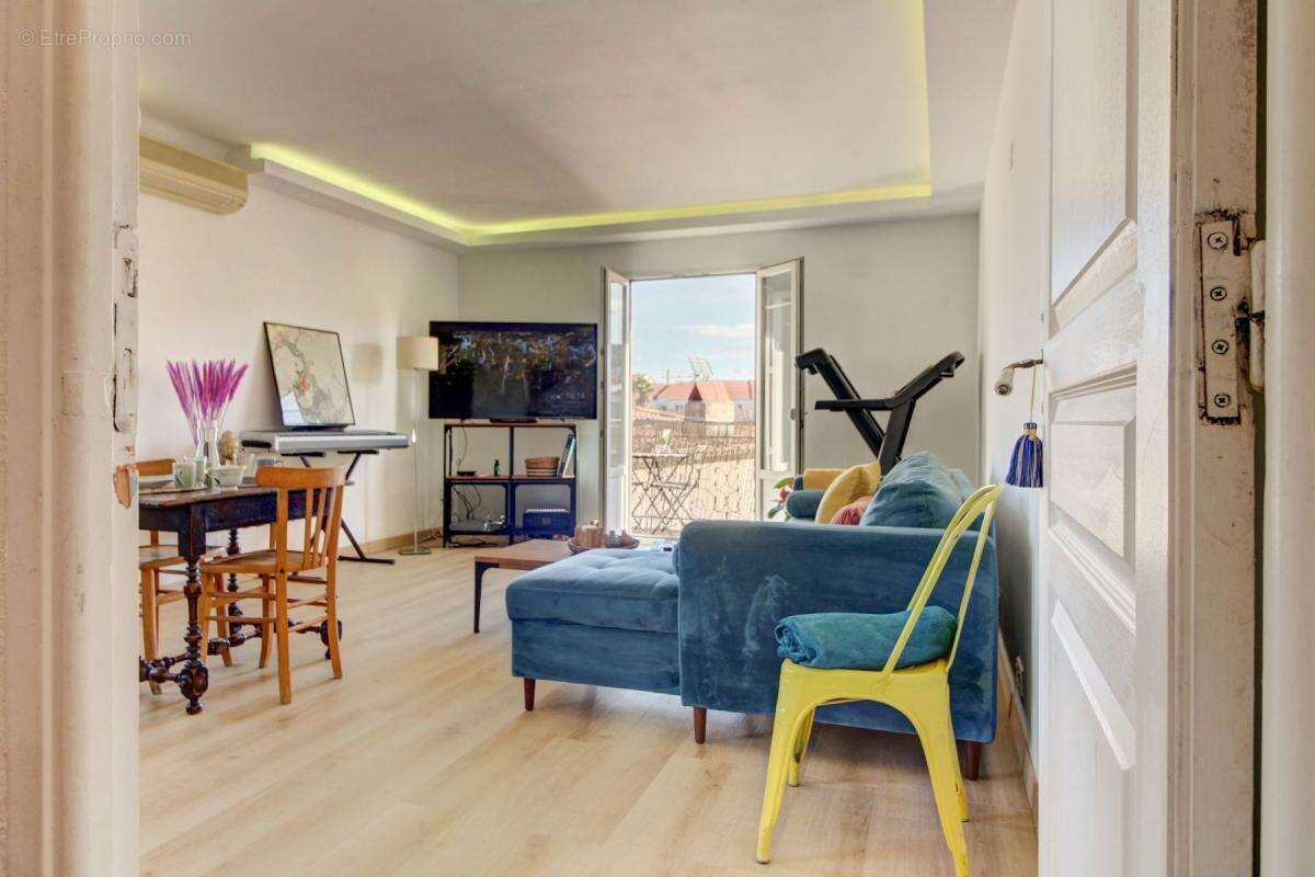 Maison à SAINT-LAURENT-DU-VAR