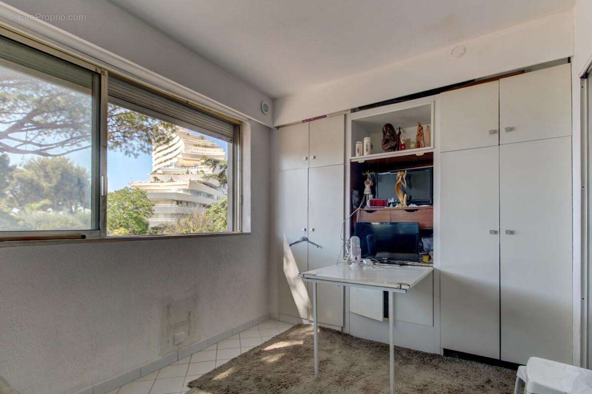 Appartement à VILLENEUVE-LOUBET