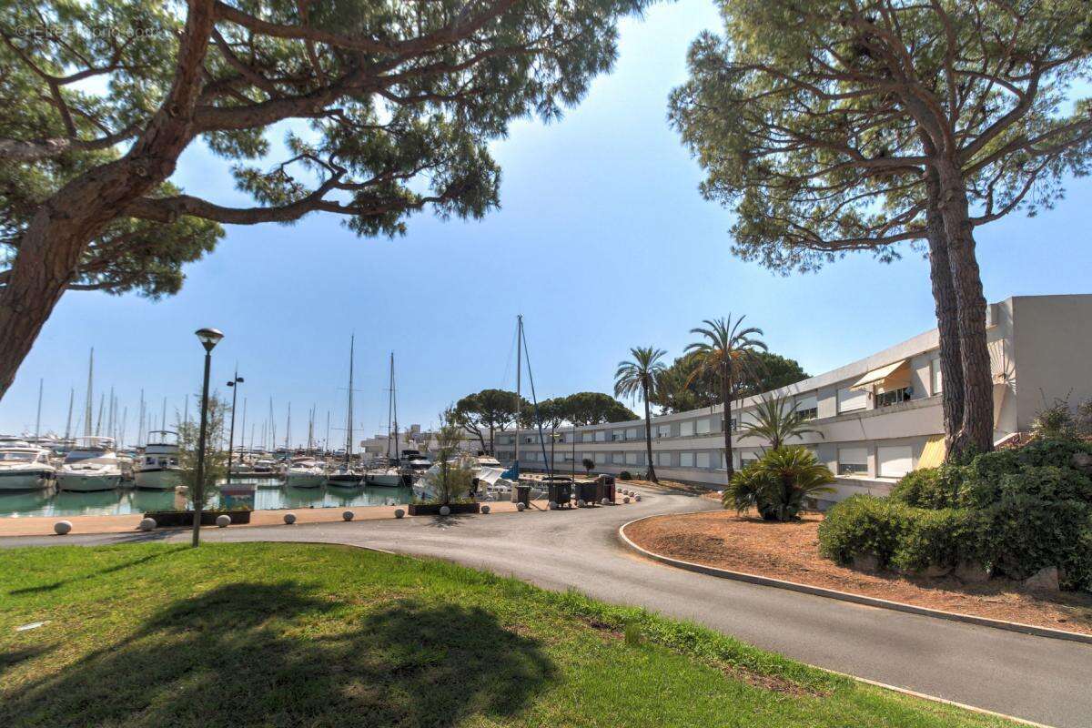 Appartement à VILLENEUVE-LOUBET