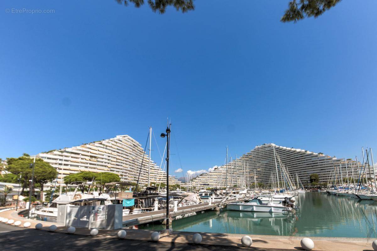 Appartement à VILLENEUVE-LOUBET