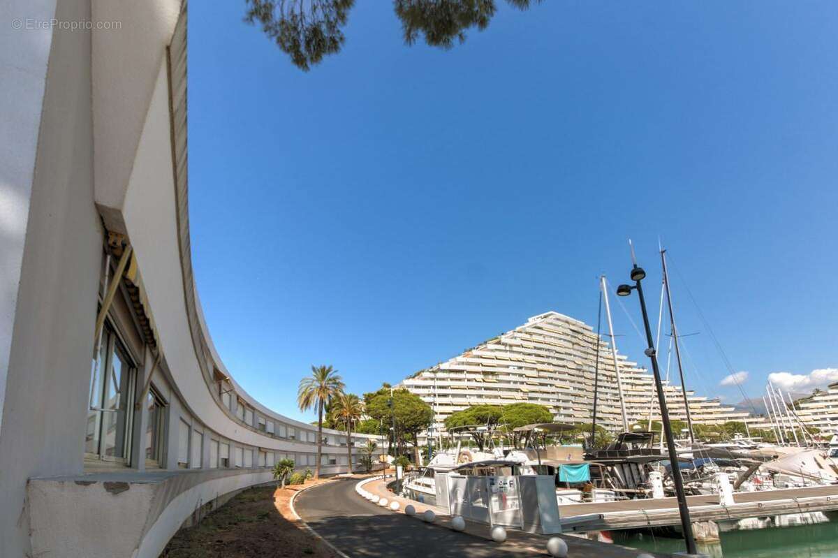 Appartement à VILLENEUVE-LOUBET