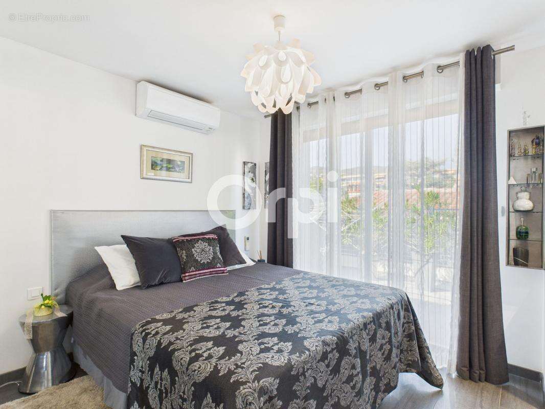 Maison à MANDELIEU-LA-NAPOULE