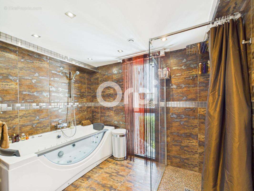 Maison à MANDELIEU-LA-NAPOULE