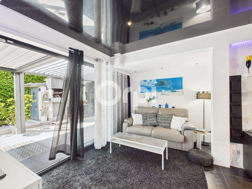 Maison à MANDELIEU-LA-NAPOULE