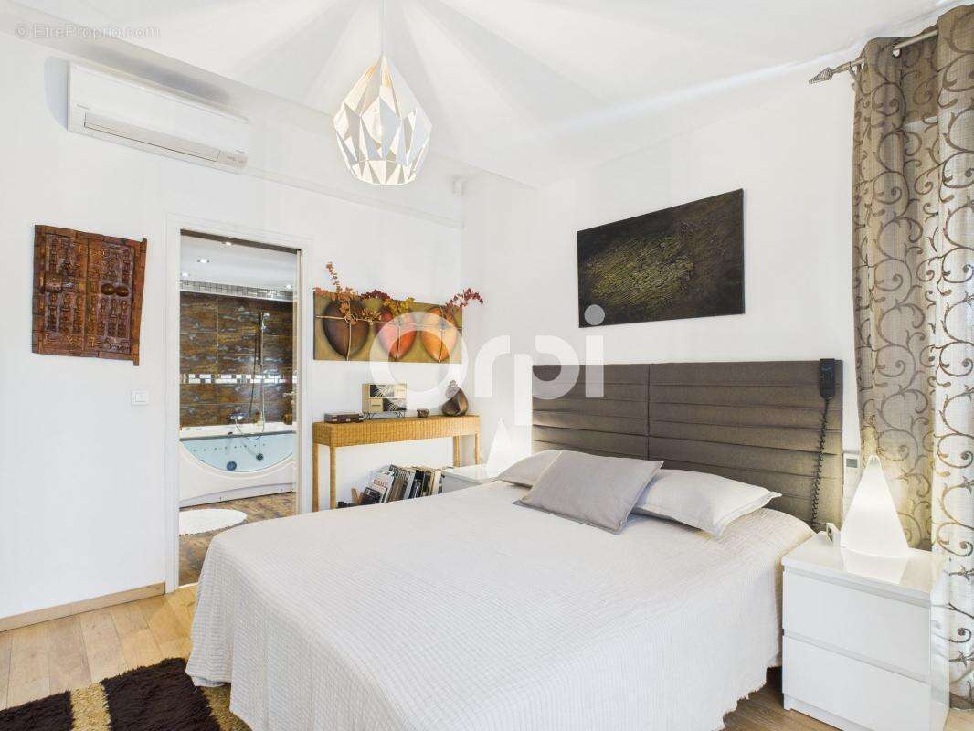 Maison à MANDELIEU-LA-NAPOULE