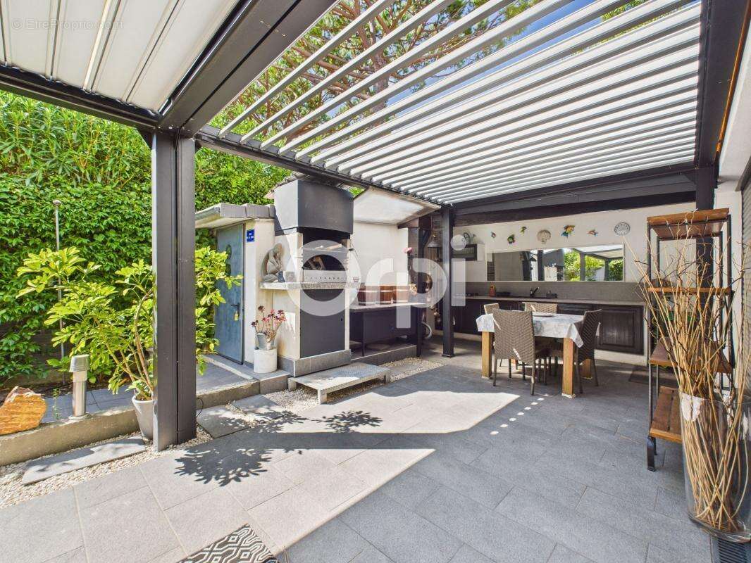 Maison à MANDELIEU-LA-NAPOULE