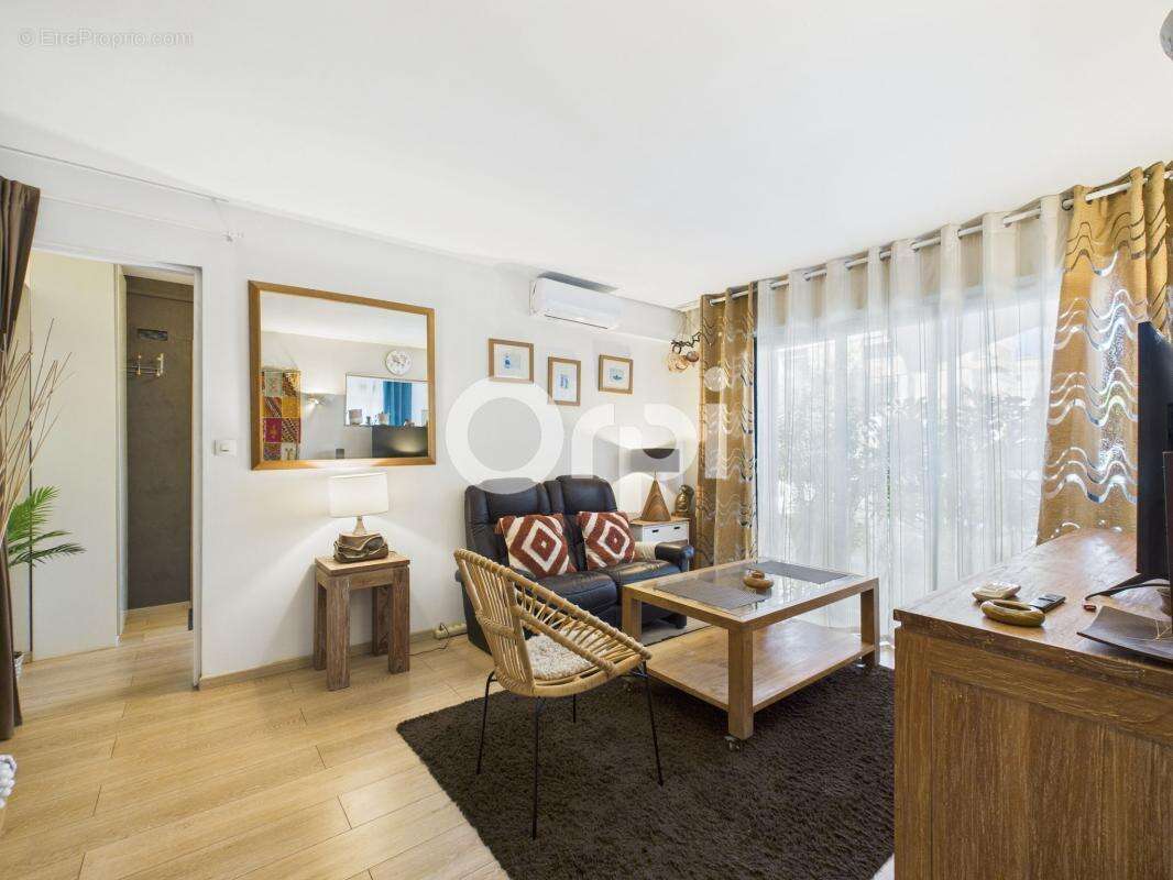 Maison à MANDELIEU-LA-NAPOULE