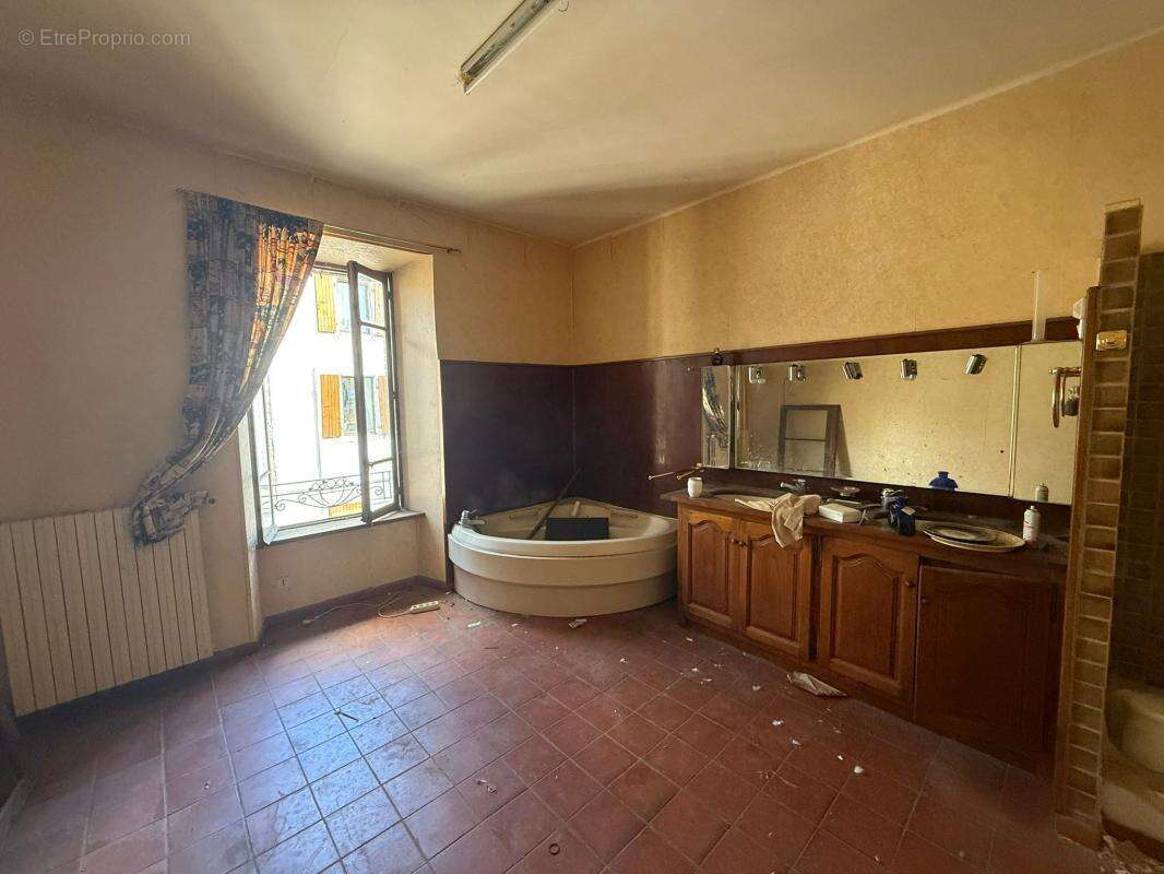 Maison à LABLACHERE