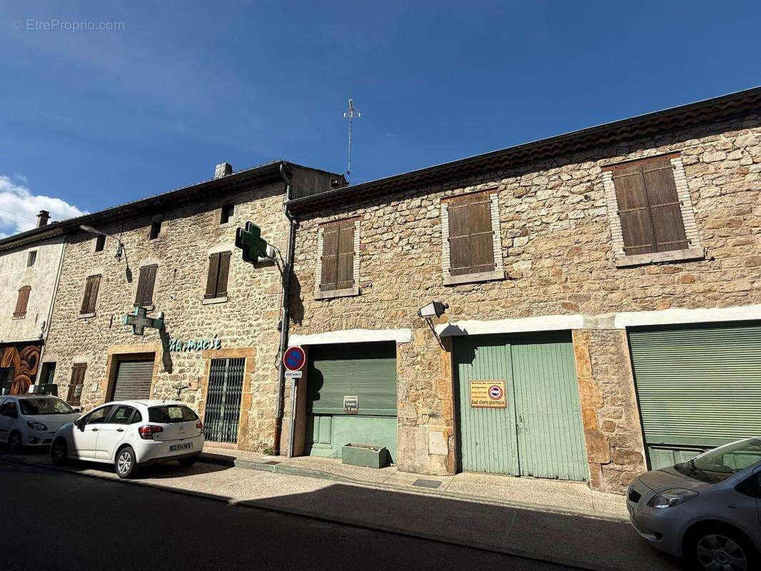 Maison à LABLACHERE