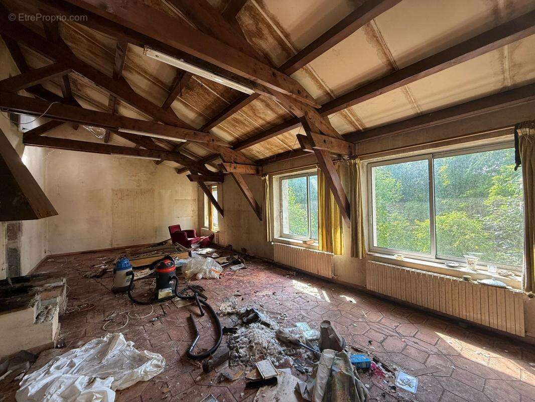 Maison à LABLACHERE