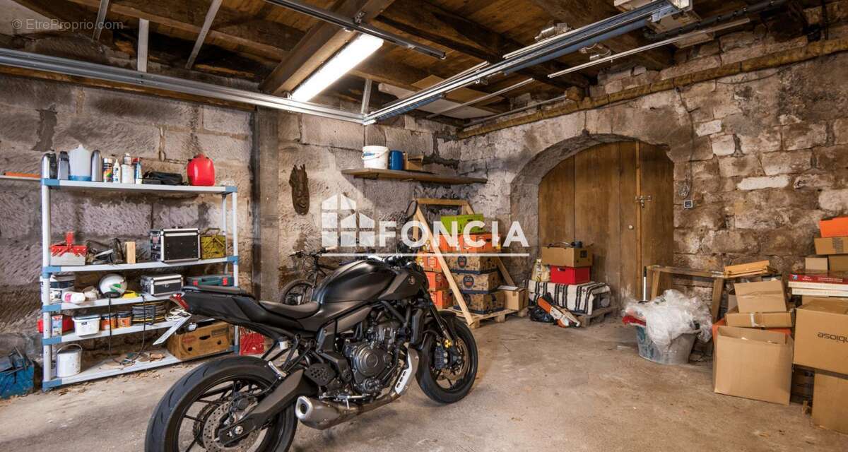 Maison à MARCILLAC-VALLON