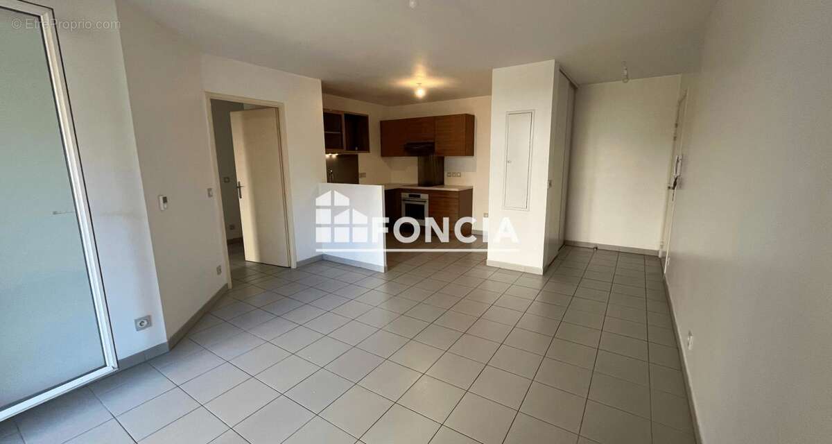 Appartement à MARSEILLE-4E