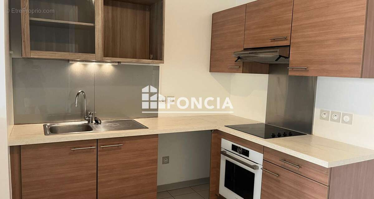 Appartement à MARSEILLE-4E