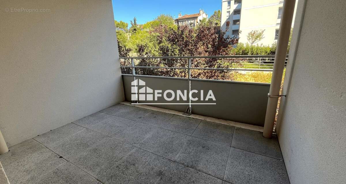 Appartement à MARSEILLE-4E